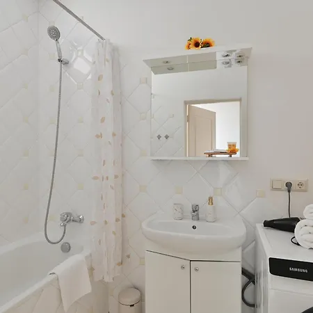 Old Town Riverside Apartment