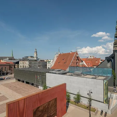 Old Town Riverside Apartment *