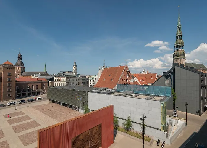 Old Town Riverside Apartment *